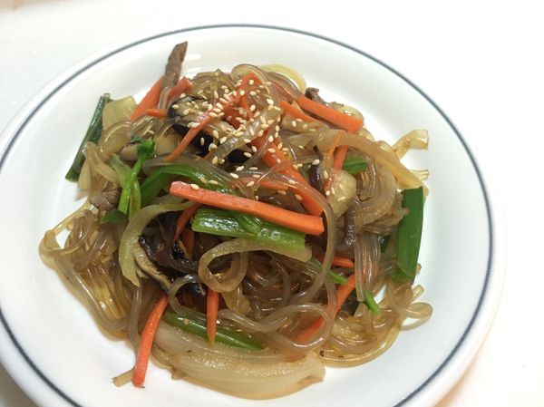 盛盤，再撒上白芝麻，完成囉！！