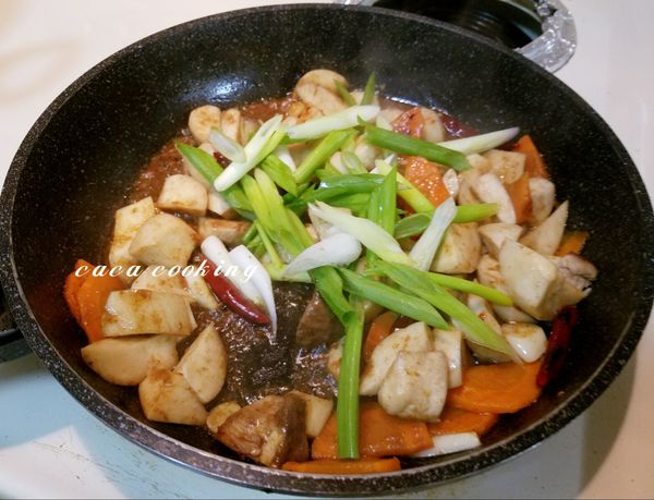 最後加入青蔥段。