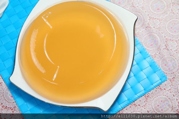 為了給大家看一下整體的完整性，所以用盤蓋鍋的方式倒出，也太美了吧！！！！