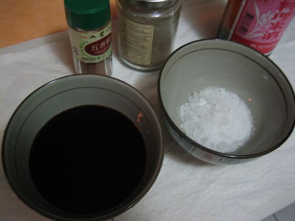 備好調味料！調味料可隨個人喜好加減調整分量！