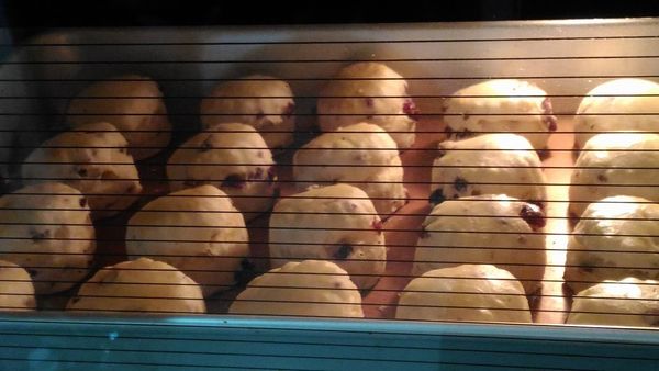 放入預熱至190度c之烤箱烘烤20~25分鐘至表面呈現金黃色即可