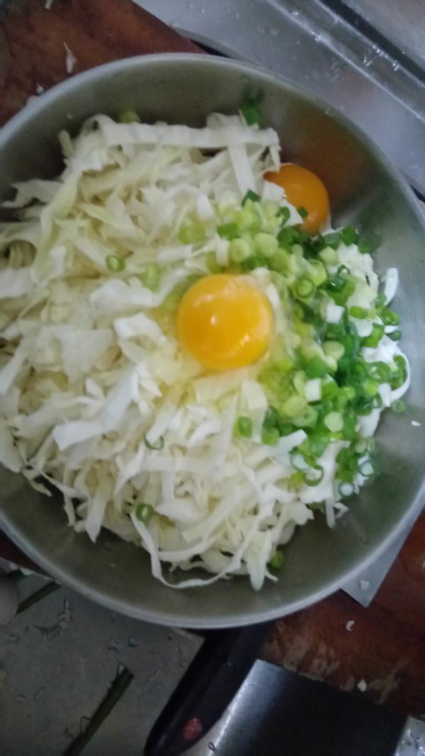 高麗菜加蔥花加蛋