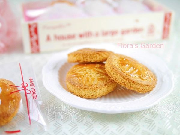 ※美味的秘訣：這款餅乾烤的時候會擴散，必須使用和餅乾切模一樣大的烤模烤才會往上長高；直徑5公分的中空烤模。※使用發酵奶油風味更佳，使用無鹽奶油就加點鹽。