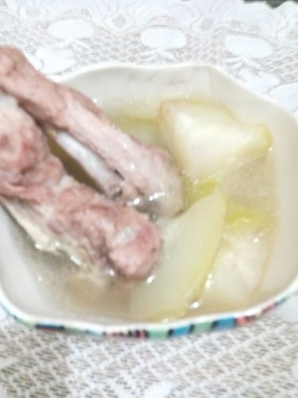 "蒲ㄚ子排骨湯"即完成。