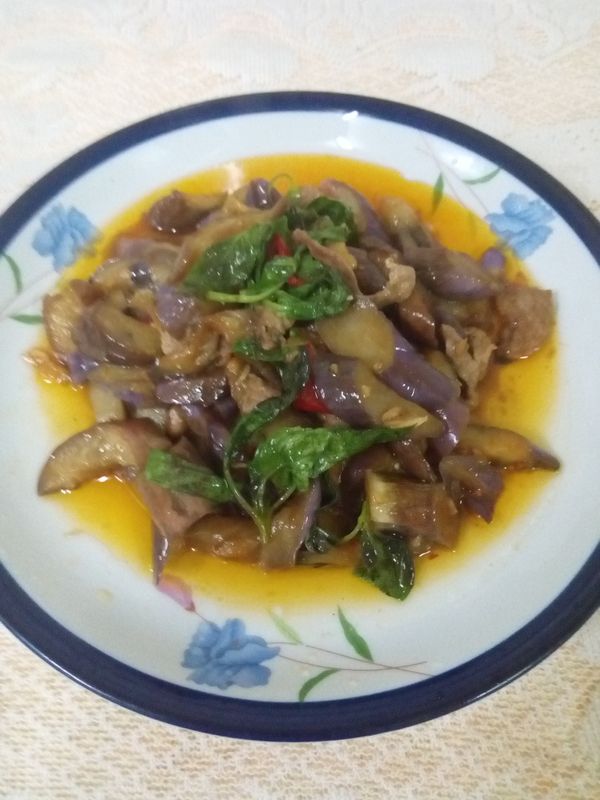 "魚香茄子"(松露醬油味)即完成。