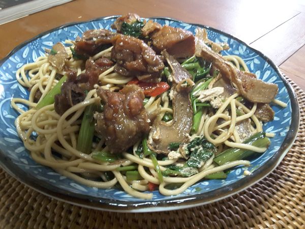 因為，我們加了水，所以建議起鍋前，要試一下味道，
我只有再灑上些許鹽巴而已。
即可起鍋囉！
擺盤！
輕鬆完成，不需汗流浹背喔！