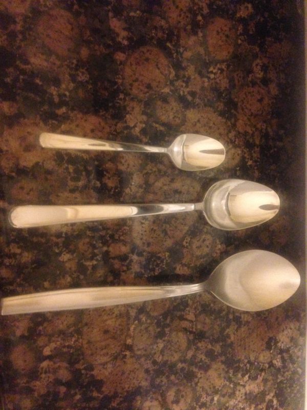 我的土式點心食譜有很多都是不用秤，可是還是要量，土人大都用茶匙，甜湯匙，湯匙，茶杯，土式咖啡杯等當測量的工具，簡單實用，我也依樣畫葫蘆，你也試試吧！