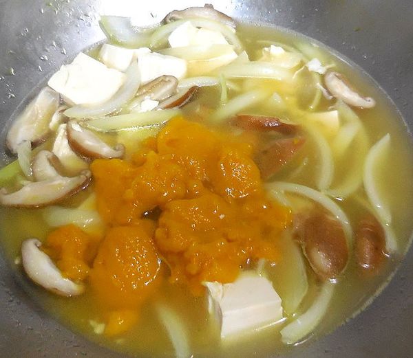 再次水滾，加入金寶日式奶油南瓜湯