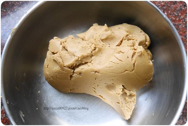 攪拌揉和均勻成糰
