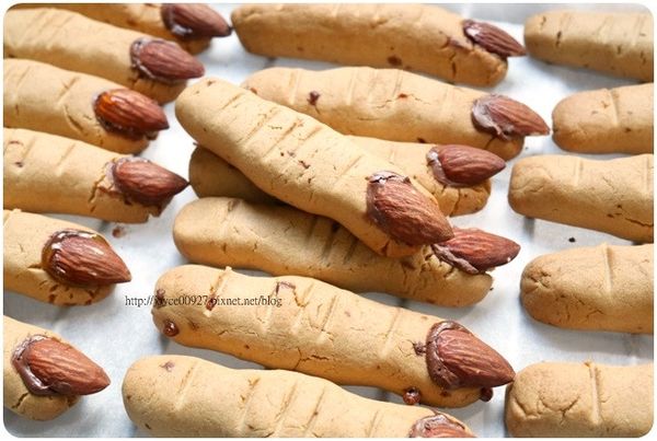 烤箱預熱後 180℃烤10~15分鐘