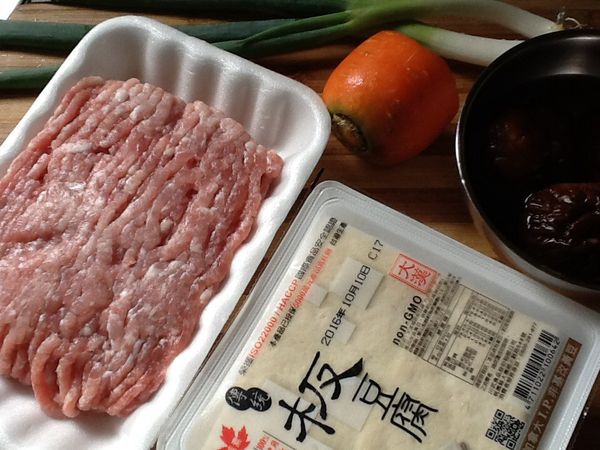 1.準備食材，清理與清洗。