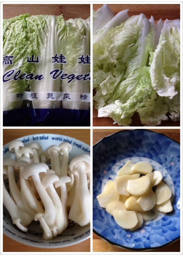 13.蒸肉等待的時間即可準備燴料的食材:將娃娃菜切半或一葉一葉，美白菇手撕成3-5株，蒜頭切片或末。