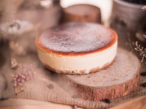 Hello 好久不見 😘
最近好忙 原本沒有想要這麼早開張的
但剛好河馬的媽媽下週生日🍰
河馬下週又要出國工作
只好硬擠出時間烤個蛋糕給河馬媽媽祝他生日快樂❤️
下面就是這次的重乳酪紐約起士蛋糕製作方法