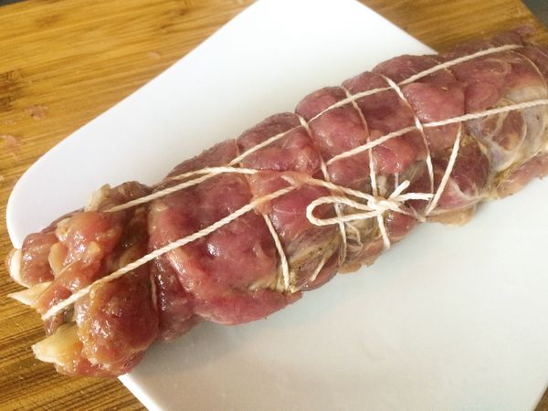 捲起後，用綿線綁好