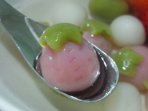 小巧可愛的草莓湯圓^__^