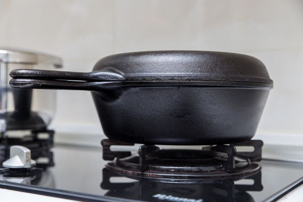 蓋上蓋子悶煮15分鐘。(依芋頭鬆軟程度可自行調整時間及清水量)