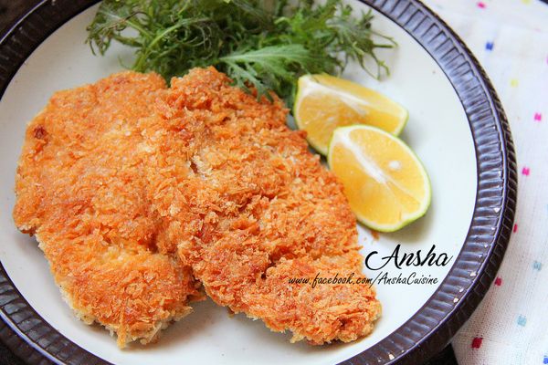 用火鍋肉片裡面很容易就熟透,使用一般豬排如果時間和火侯沒掌控好,外皮不小心就會太焦,但裡面卻還沒熟