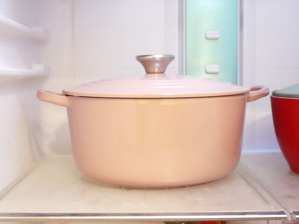 蓋上鍋蓋，放入冰箱醃至至少一天(24小時)。

  耐性夠的話，多醃個幾天會更入味