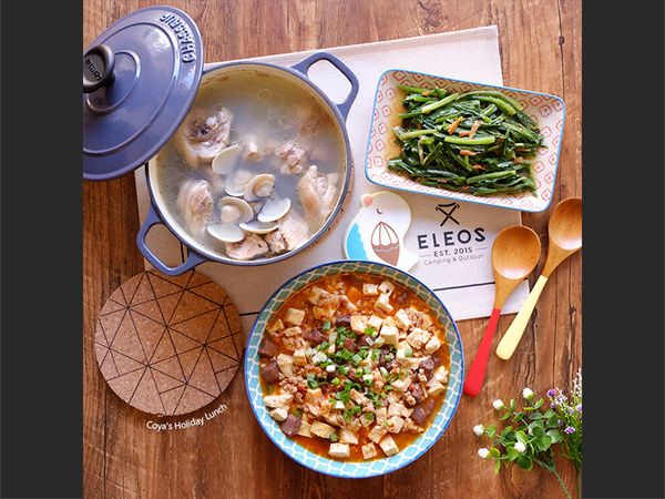 此道菜出現在本人馬不停蹄的挑戰100天不重複的假日午餐Part 25:
蒜頭蛤蜊雞湯、熊貓麻婆豆腐、炒A菜