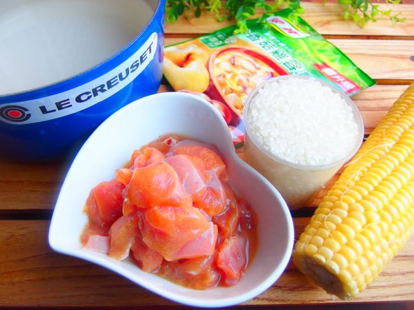 準備食材~雞胸肉切成丁用先醃料醃好冷藏 4個小時或放隔夜