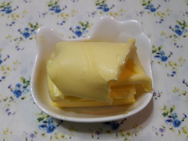 加上奶油, 選擇模式<10>+模式<1> 或 直接選擇模式<1>, 今天是選擇模式1, 一鍵到底...(很方便), 要選1000克, 因為今天是1000克配方....4小時...