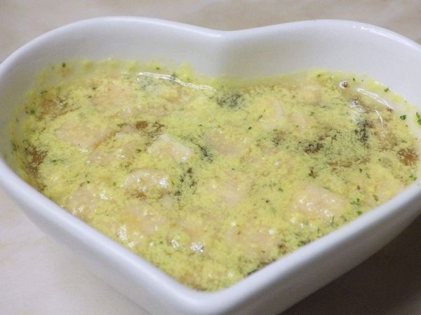 準備1/3包的康寶香菇雞蓉濃湯加入少許水調開