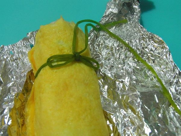 打開後用3.的水蓮每隔一小段綁起來