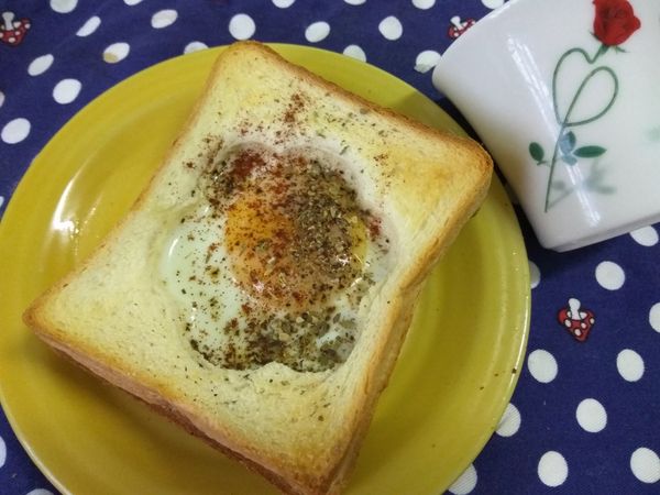 美味上桌，搭配紅茶或是咖啡就是簡單早餐嘍～