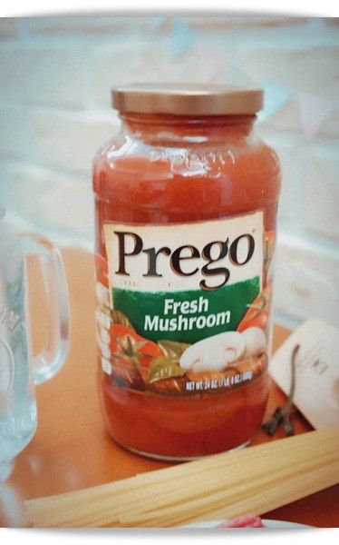這天使用Prego蘑菇義大利麵口味，帶著豐富的番茄味還加了磨菇香味唷 ♪