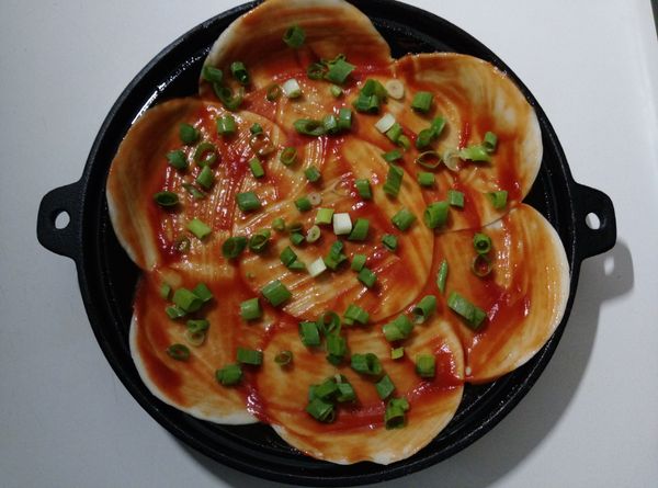 撒上一些蔥末（或洋蔥絲也很讚）。