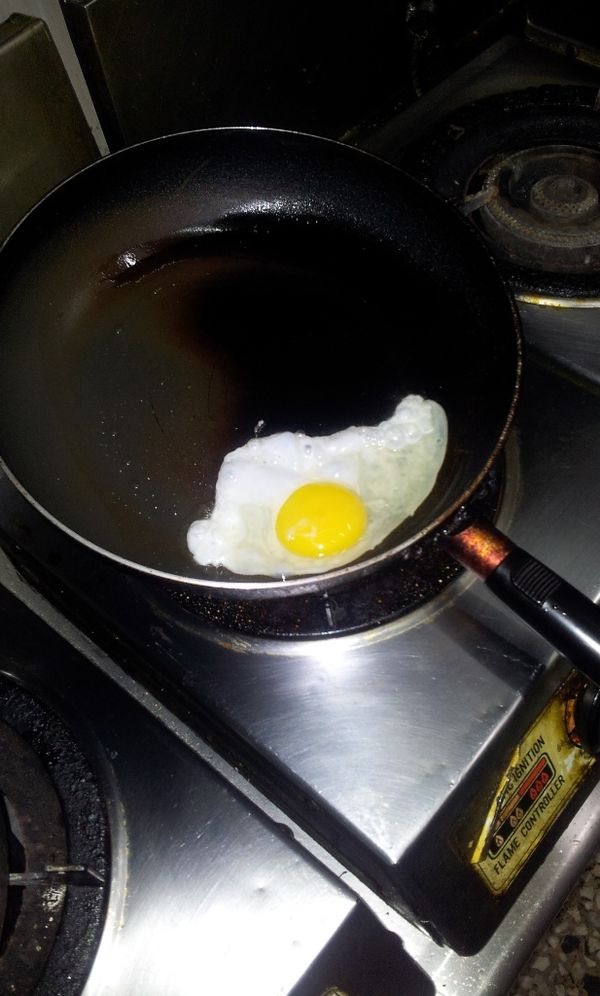 煎一顆半熟蛋