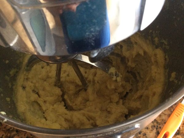 加入奶油拌勻。