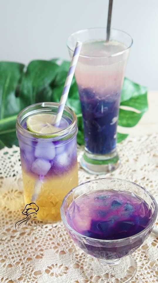 *最前面的聖代杯是三種果凍加一大匙檸檬汁。
**梅森杯是先放果醋(我用韓國的Petitzel白葡萄醋(含糖))，加上大量冰塊後再倒入蝶豆花水。
***玻璃杯裡則是三色果凍加氣泡礦泉水，最後再放一大匙的檸檬汁。