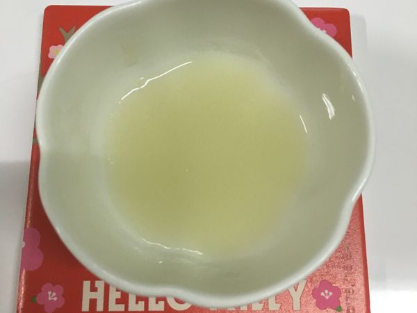 使用時將冰磚取出用電鍋加熱。