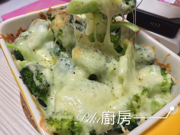 拉絲的奶香焗綠花椰菜