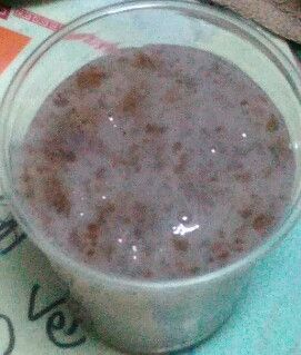 這是乳酸飲料+木耳露=2:1
如果想喝稠一點就木耳多一點
平時做一做就放冷凍
這沒有添加防腐劑
在冷藏中放久了會發酵(變酸) :))
要喝的時候再拿下來退冰