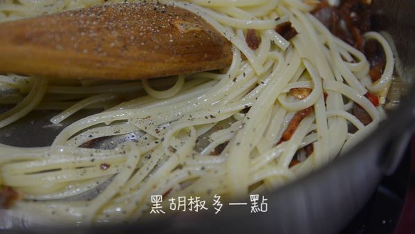 調味(黑胡椒、鹽)，完成