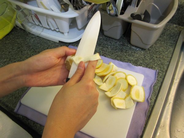 徹底去除白色部分，避免苦澀