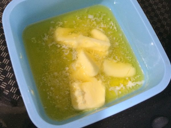 加入融化的奶油