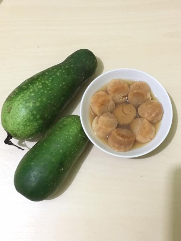 做法 : 
❤️瑤柱先用食用水放碗浸過夜❤️ 
已浸過夜瑤柱備用 (瑤柱水留起備用)