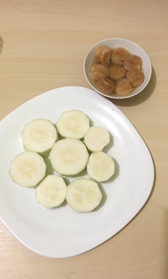 節瓜洗淨剁皮切件 (每件大約3cm)