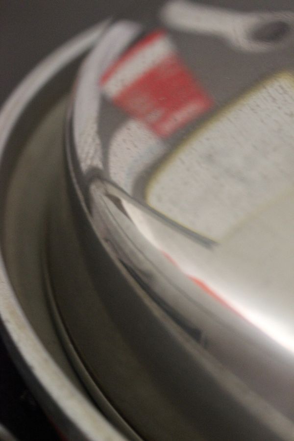 鍋邊留一個縫~避免成品有過多氣孔