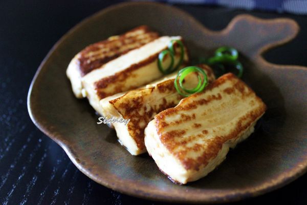 食用時淋點日式醬油撒點蔥花非常美味