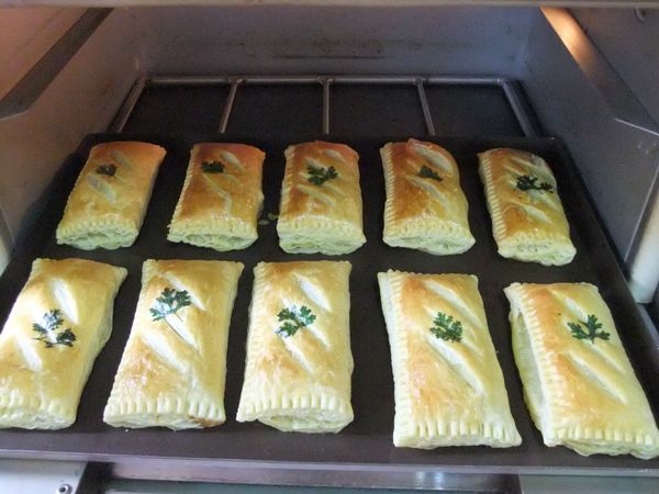 進烤箱烘烤(家庭用專業烤箱)上火180度/下火180度→時間約20分鐘