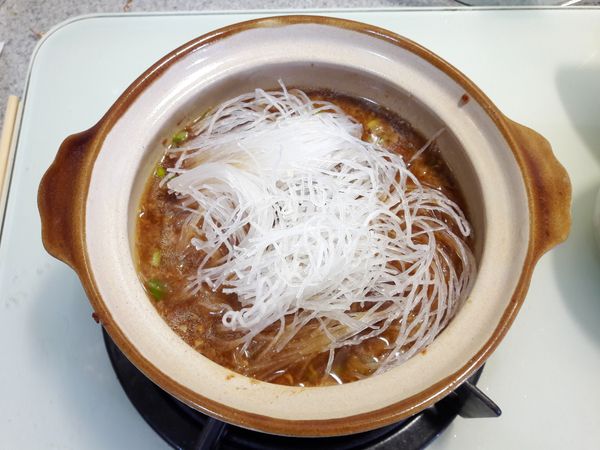 放入泡軟冬粉煮