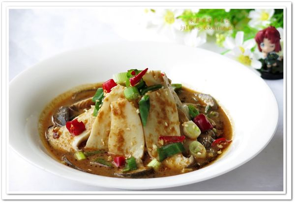 撒上芝麻、蔥花即可。
辣椒綴飾，不喜辣，可免