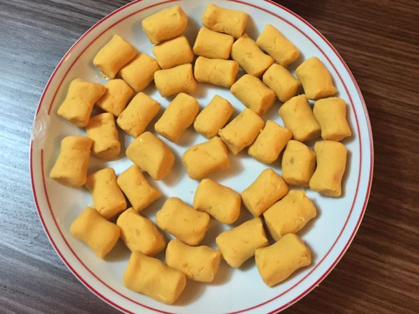 揉成長條形後切開就可以了～然後再下鍋煮熟～可以搭黑糖薑水喔！