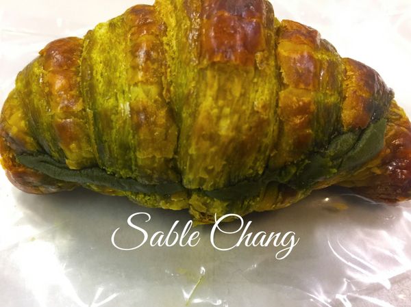 夾層夾入抹茶餡更美味。