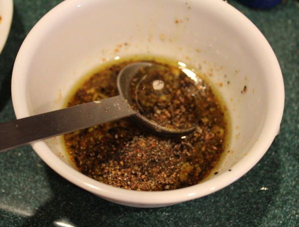 將醬汁材料混勻備用。