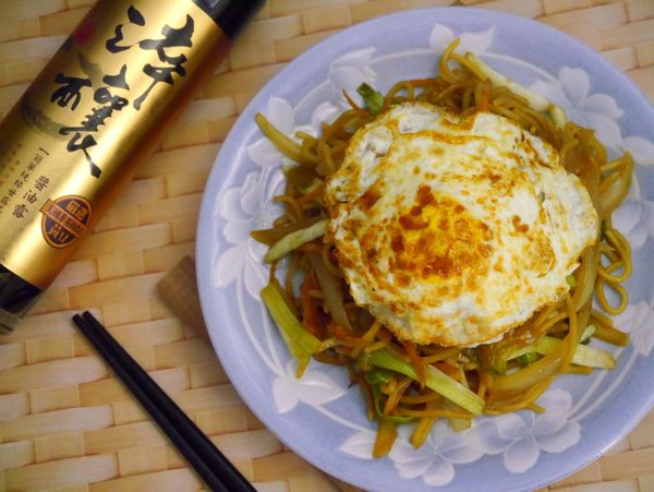 起鍋前加入一顆赤赤的半熟蛋